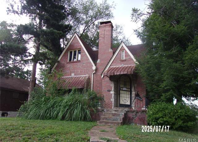 Property at 6501 Woodrow Ave, Velda Village Hills, MO 63121, 2 beds, 1.5 baths