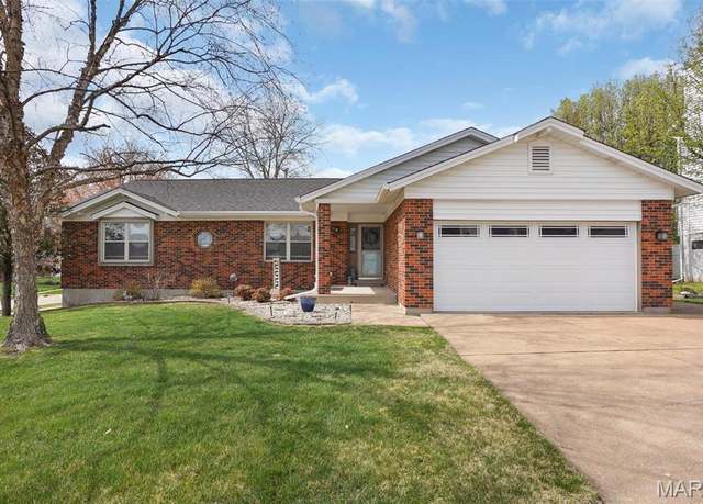 Property at 1603 La Palma Dr, Fenton, MO 63026, 3 beds, 3 baths