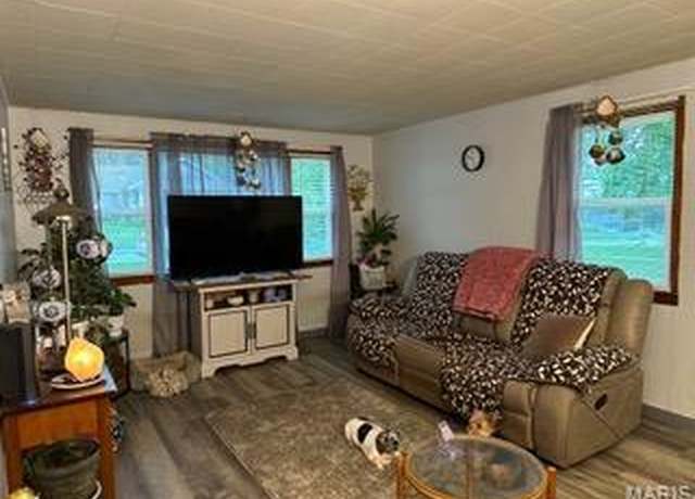Property at 218 S Thayer Ave, West Plains, MO 65775, 3 beds, 1 bath