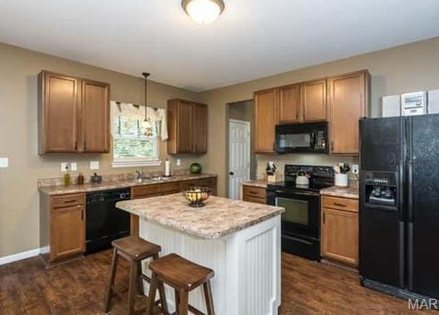 Property at 538 Springhurst Pkwy, O'fallon, MO 63368, 3 beds, 3.5 baths
