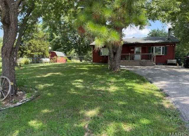 Property at 6722 Woodpecker Ln, Waterloo, IL 62298, 2 beds, 2 baths