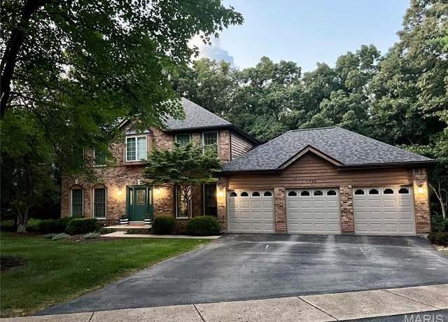 Property at 1945 Matterhorn Dr, Wildwood, MO 63011, 4 beds, 3.5 baths