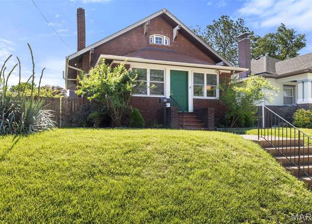 Property at 2128 Mccausland Ave, St Louis, MO 63143, 2 beds, 1.5 baths
