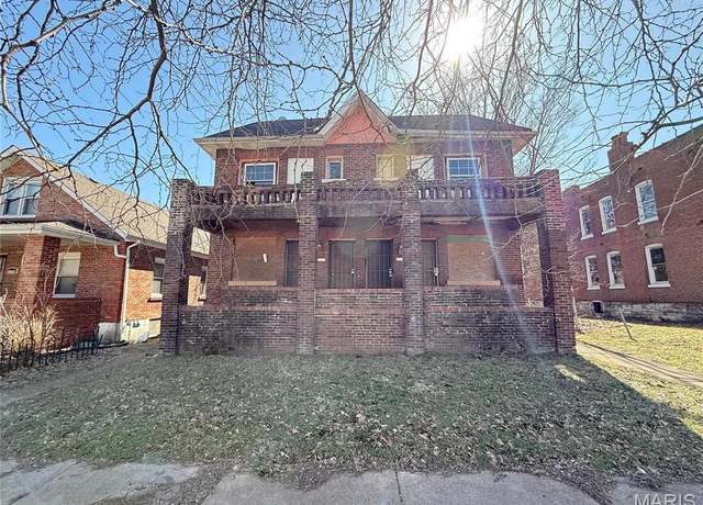 Property at 1022 Theobald St, St Louis, MO 63147, 8 beds, 4 baths