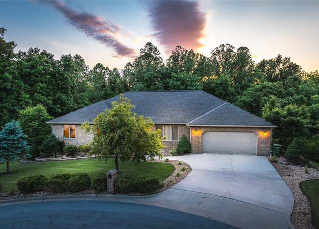 Property at 1027 Cobblestone Dr, Rolla, MO 65401, 5 beds, 3.5 baths