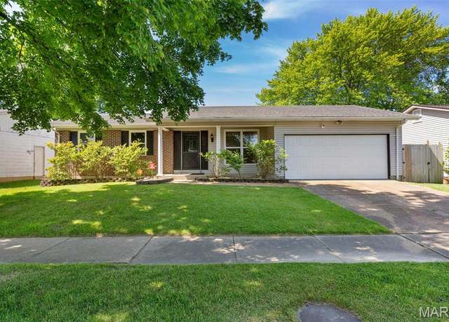 Property at 654 Mediterranean Dr, Florissant, MO 63031, 4 beds, 2 baths