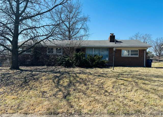 Property at 8751 Townhill Dr, St Louis, MO 63126, 3 beds, 2 baths