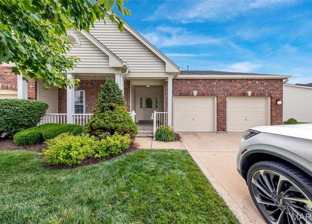 Property at 844 Waterford Villas Dr, Lake St Louis, MO 63367, 2 beds, 3 baths