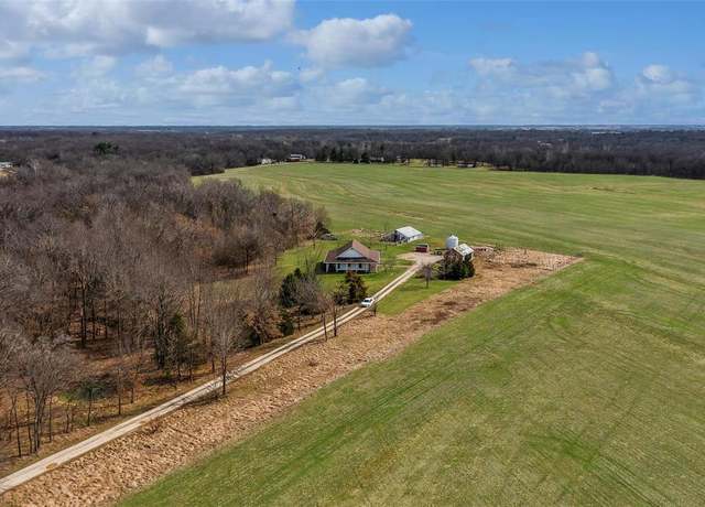 Property at 392 Hwy CC, Wellsville, MO 63384, 3 beds, 3 baths