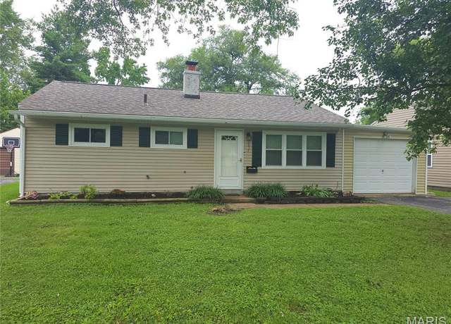 Property at 3817 N Park Dr, Belleville, IL 62226, 4 beds, 1 bath
