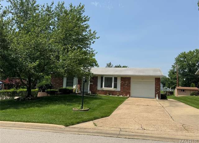 Property at 25 St Jude Dr, Ste Genevieve, MO 63670, 2 beds, 2 baths