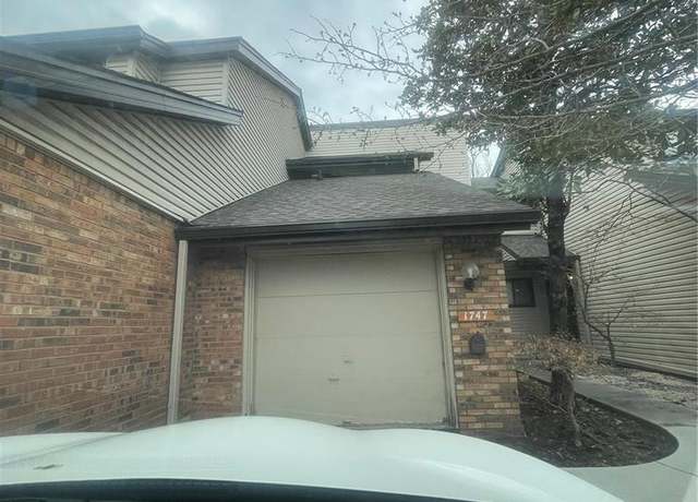Property at 1747 Russet Valley Dr, St Louis, MO 63146, 2 beds, 2.5 baths