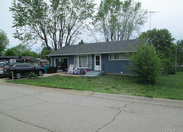Property at 11 W South St, Gerald, MO 63037, 2 beds, 1.5 baths