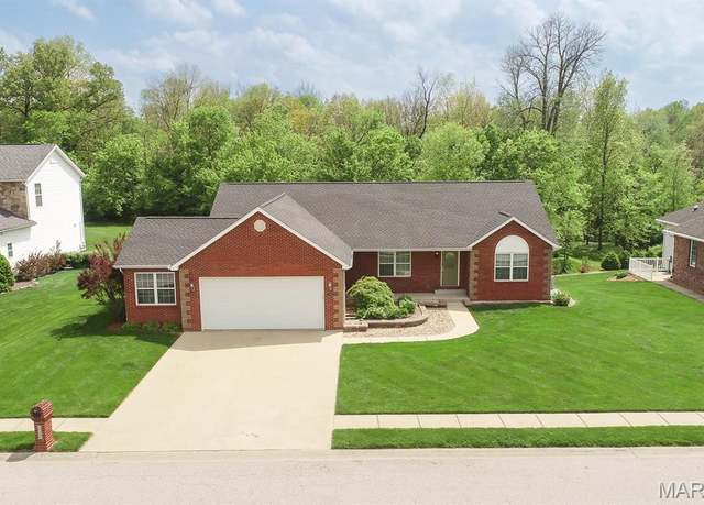 Property at 363 Tamarack Ln, O'fallon, IL 62269, 5 beds, 2.5 baths