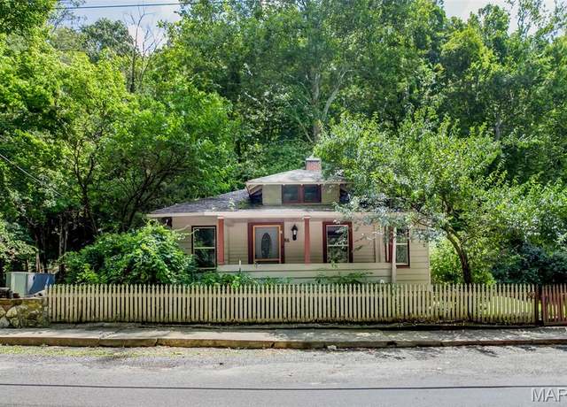 Property at 86 Mill St, Elsah, IL 62028, 2 beds, 1.5 baths
