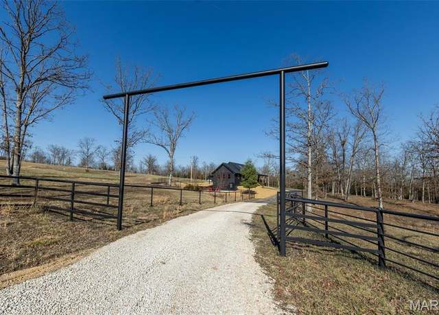 Property at 19156 State Route EE, St James, MO 65559, 4 beds, 3.5 baths