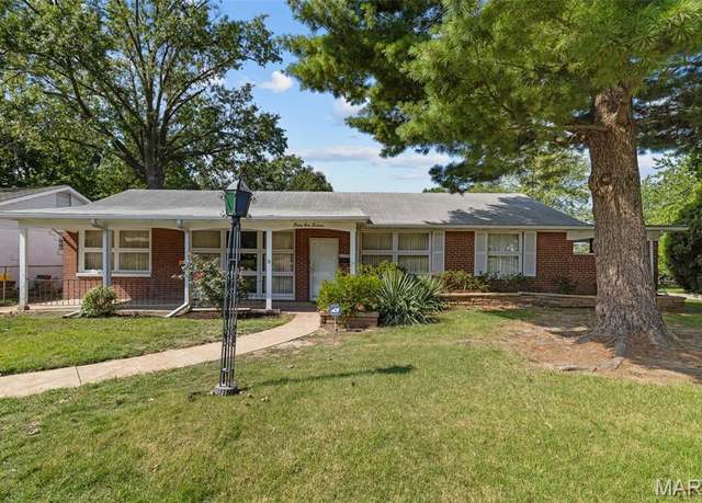 Property at 4116 Koeln Ave, St Louis, MO 63116, 4 beds, 1.5 baths