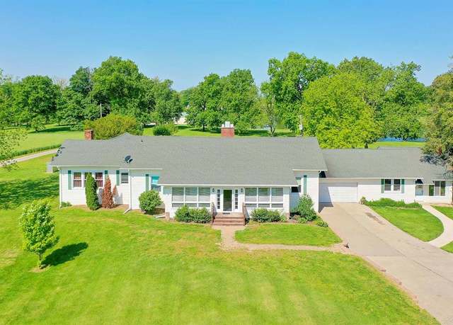 Property at 6917 Bauer Lakes Ct, Freeburg, IL 62243, 5 beds, 3 baths