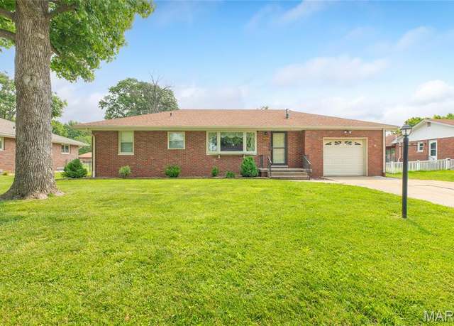 Property at 5503 Ladue Dr, Godfrey, IL 62035, 3 beds, 2 baths