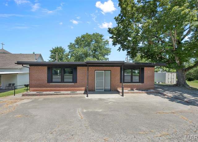 Property at 718 4th St E, Scott City, MO 63780, 3 beds, 2 baths