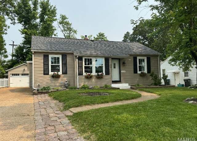 Property at 328 W Liberty St, Columbia, IL 62236, 2 beds, 2 baths