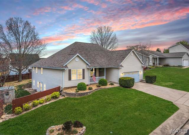 Property at 302 Brady Dr, Rolla, MO 65401, 4 beds, 3 baths