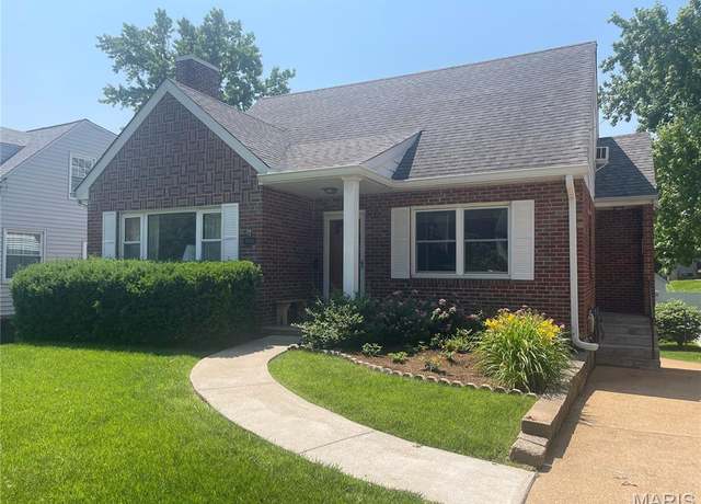 Property at 1034 Chelsea Ave, Glendale, MO 63122, 3 beds, 2 baths