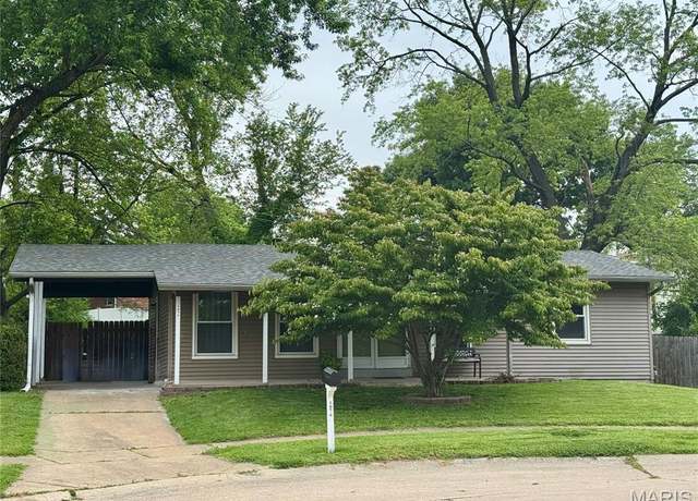 Property at 1076 Armada Ct, Florissant, MO 63031, 3 beds, 2 baths