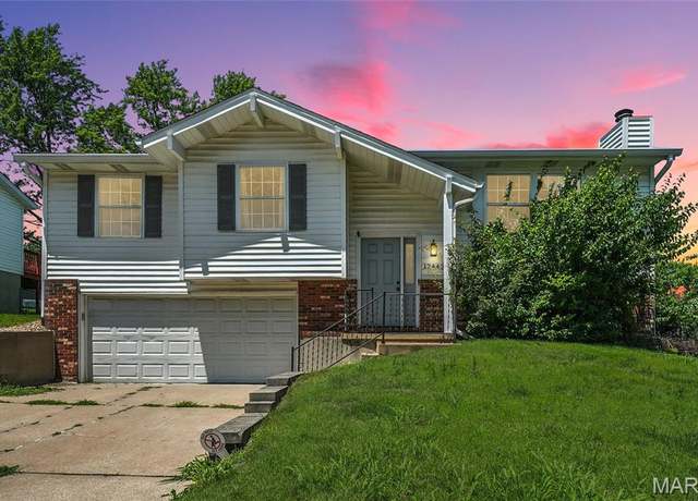 Property at 12443 Marine Ave, Maryland Heights, MO 63043, 3 beds, 2.5 baths