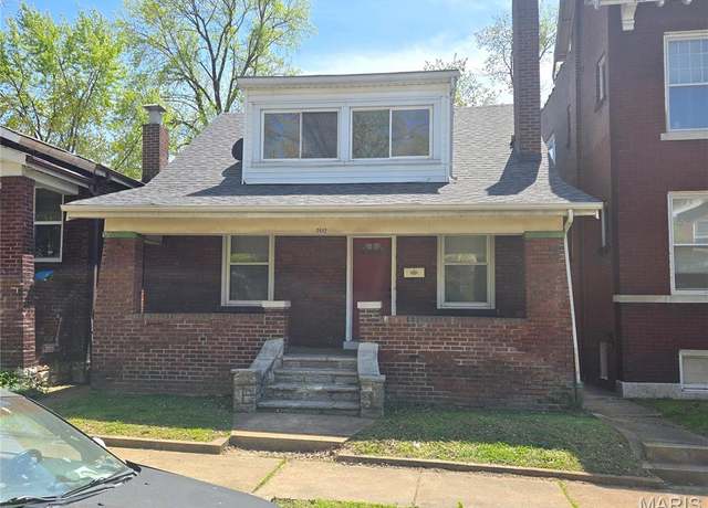 Property at 3642 Montana St, St Louis, MO 63116, 3 beds, 2 baths