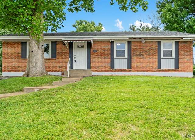 Property at 199 Tapestry Dr, St Louis, MO 63129, 3 beds, 2 baths