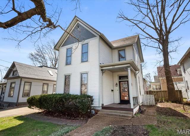 Property at 506 Hillsboro Ave, Edwardsville, IL 62025, 4 beds, 1.5 baths