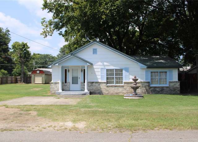 Property at 509 King St, Kennett, MO 63857, 2 beds, 2 baths