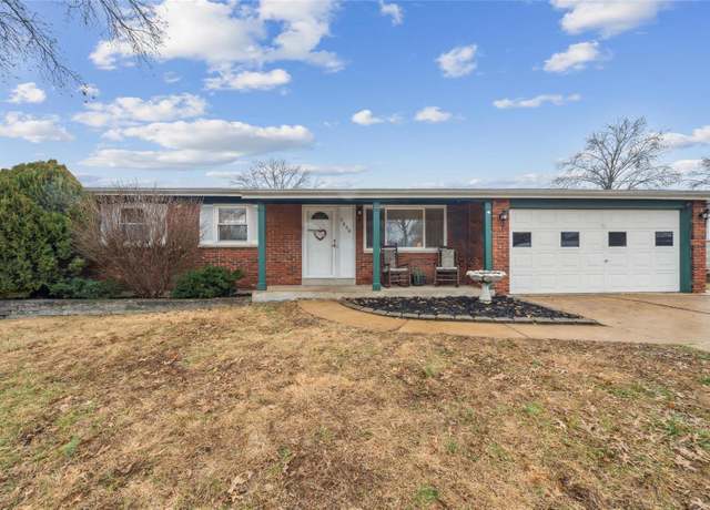 Property at 2608 Carousel Dr, St Louis, MO 63125, 3 beds, 2 baths