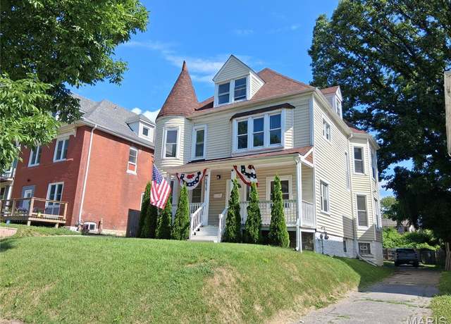Property at 5829 Bartmer Ave, St Louis, MO 63112, 5 beds, 2.5 baths