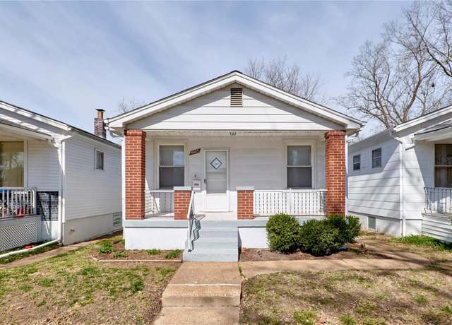 Property at 4465 S Spring Ave, St Louis, MO 63116, 3 beds, 1 bath