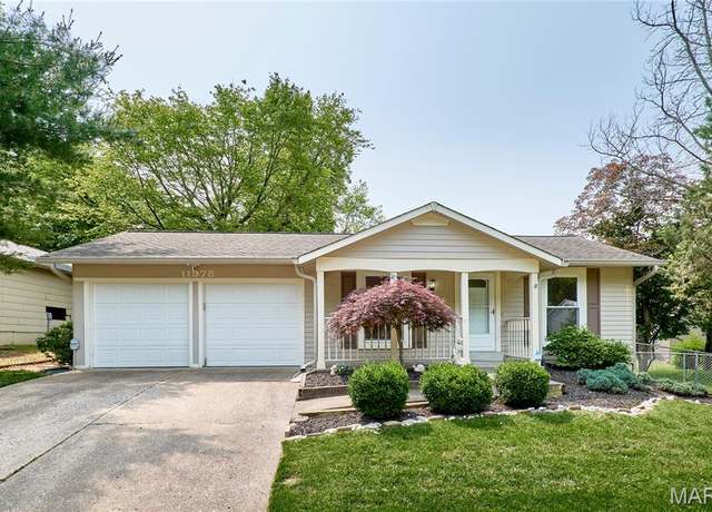 Property at 11978 Meadow Grove Ct, Maryland Heights, MO 63043, 3 beds, 2 baths