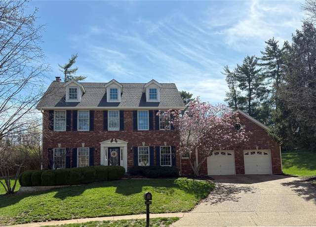 Property at 1004 Des Peres Woods Ct, Des Peres, MO 63131, 4 beds, 2.5 baths