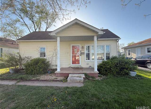 Property at 330 Lee St, Bethalto, IL 62010, 2 beds, 1 bath