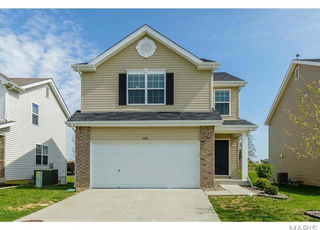 Property at 1029 Chesterfield Dr, Wentzville, MO 63385, 3 beds, 2.5 baths