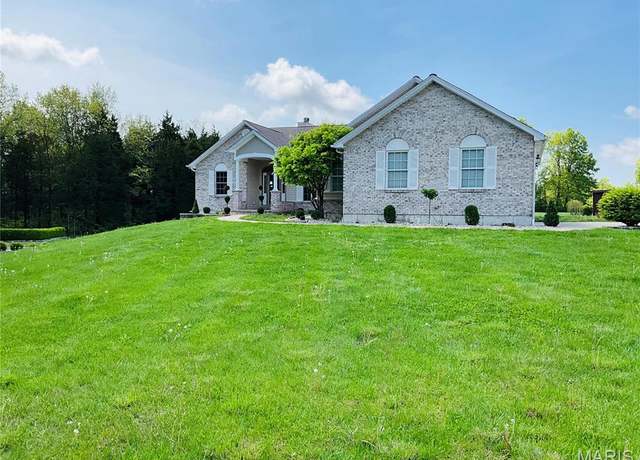 Property at 10610 Cedar Grove Dr, Foristell, MO 63348, 4 beds, 3.5 baths