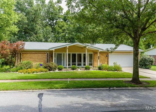 Property at 1121 Dutch Mill Dr, Ballwin, MO 63011, 3 beds, 2 baths