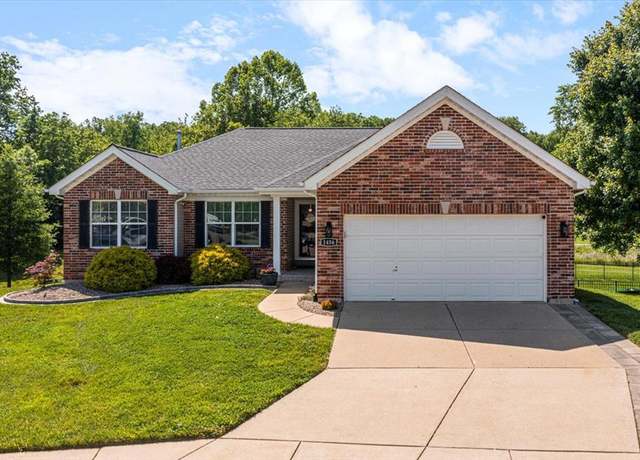 Property at 1456 Red Oak Plantation Dr, Ballwin, MO 63021, 4 beds, 3 baths
