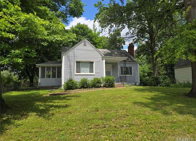 Property at 2333 Gardner Dr, St Louis, MO 63136, 3 beds, 1.5 baths