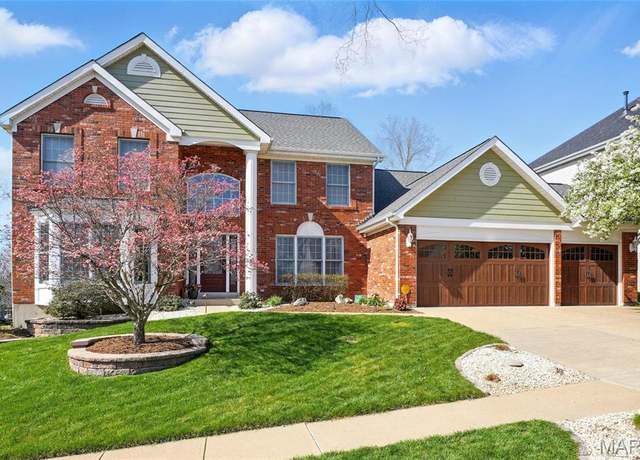 Property at 13456 Sunset Meadows Ln, St Louis, MO 63128, 4 beds, 3.5 baths
