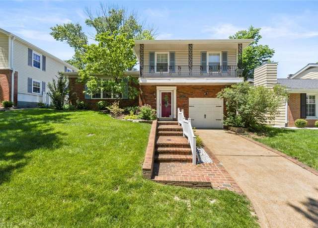 Property at 23 Millbrook Ln, St Louis, MO 63122, 3 beds, 2.5 baths