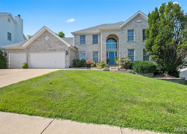 Property at 4954 Sunset Oaks Ln, St Louis, MO 63128, 5 beds, 4.5 baths