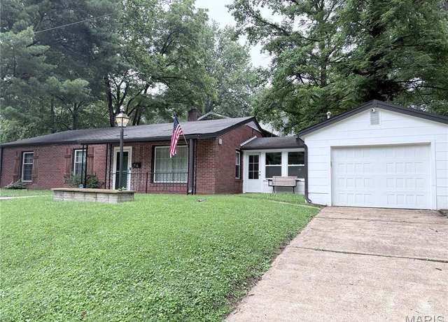 Property at 716 Nancy Pl, Ferguson, MO 63135, 3 beds, 1.5 baths