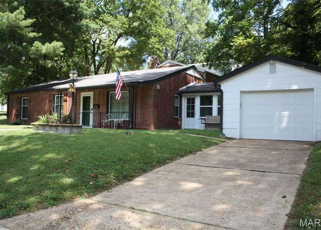 Property at 716 Nancy Pl, Ferguson, MO 63135, 3 beds, 1.5 baths