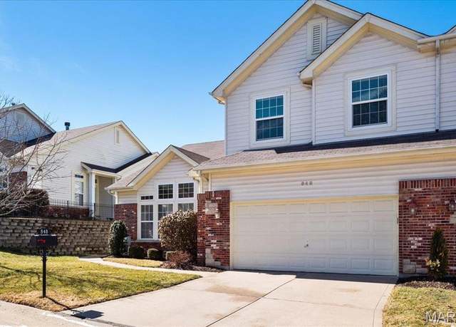 Property at 848 Stone Meadow Dr, Chesterfield, MO 63005, 3 beds, 3.5 baths